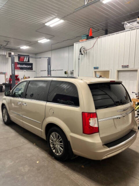 2013 Chrysler Town and Country for sale at Exclusive Motors in Sioux Falls, SD