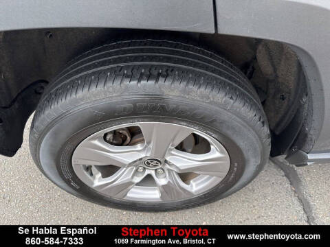 2022 Toyota RAV4 XLE