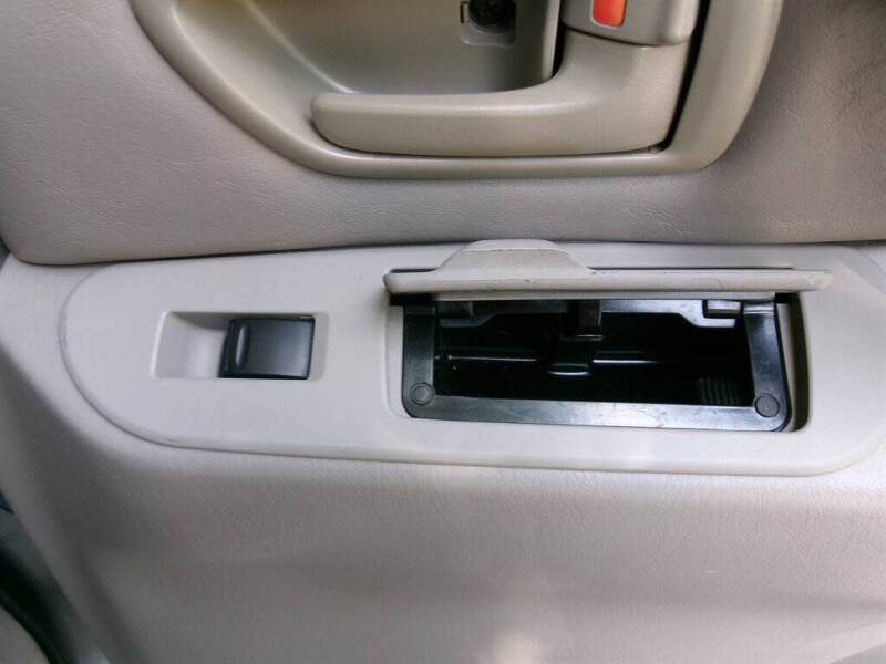 2003 Toyota Sequoia SR5