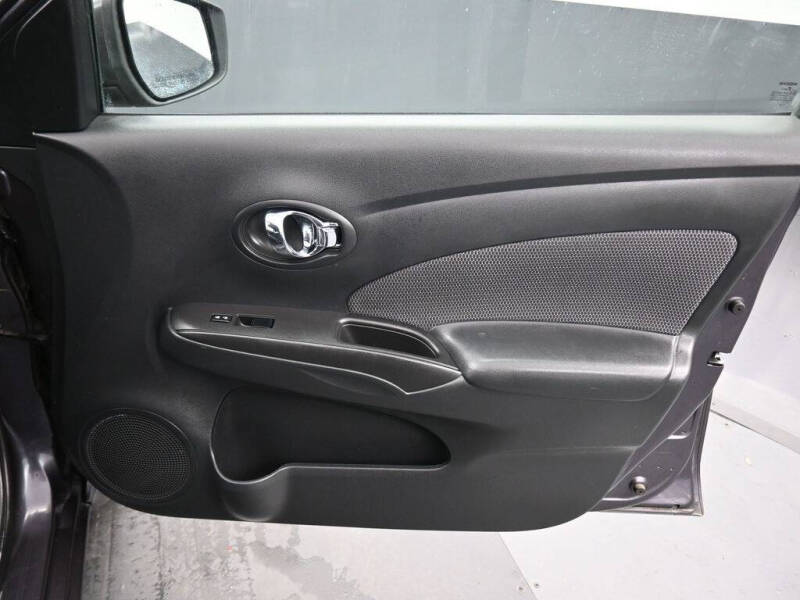 2015 Nissan Versa 1.6 SV