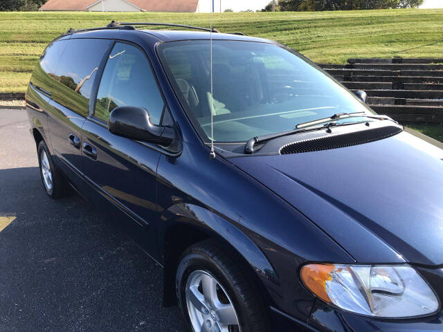 2005 Dodge Grand Caravan for sale at Car Connection in Painesville, OH