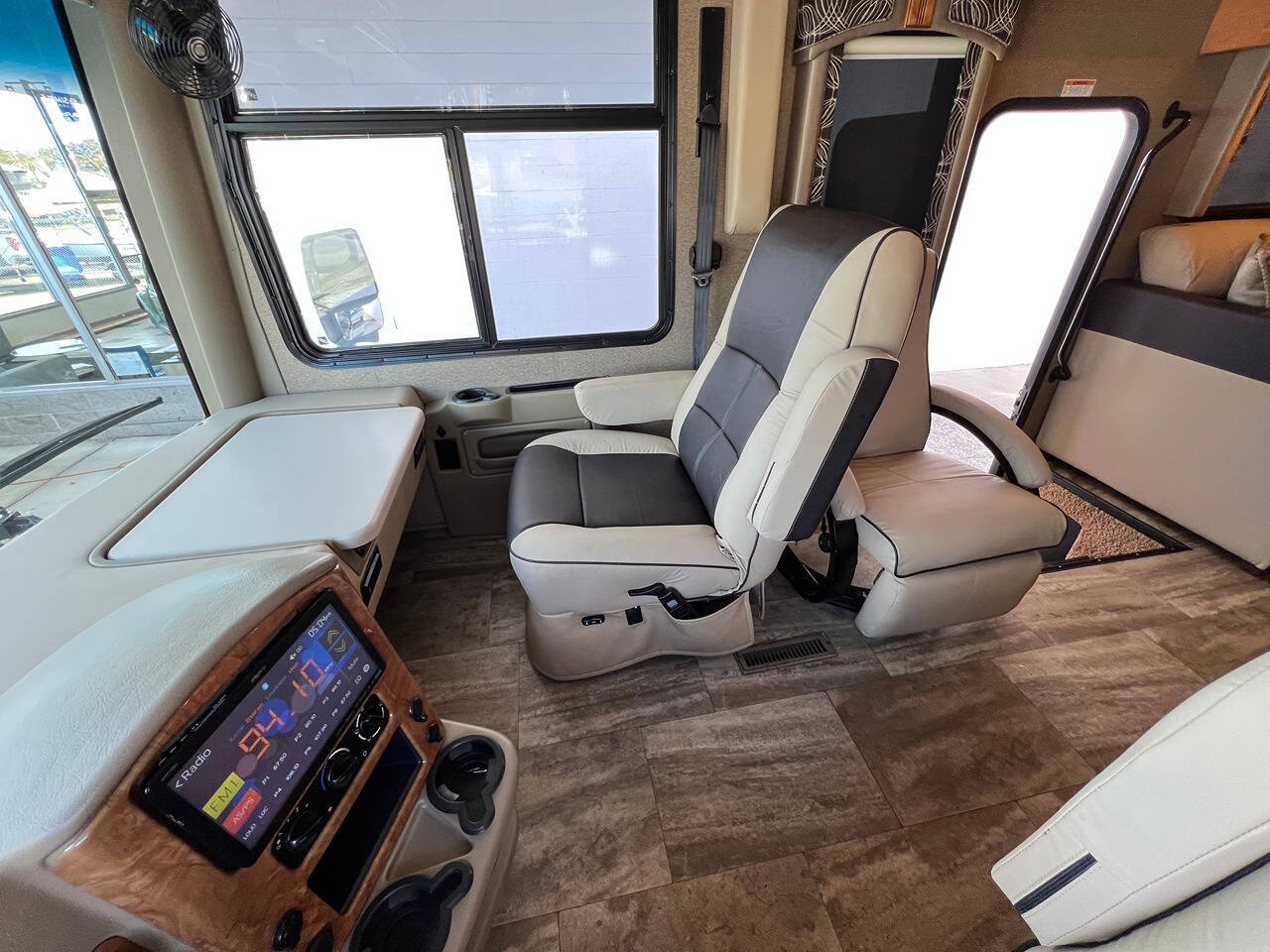 2016 Thor Motor Coach Palazzo for sale at Simple Car Company in Oak Harbor, WA