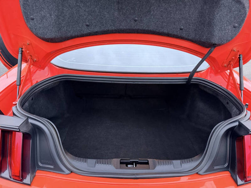 2016 Ford Mustang V6