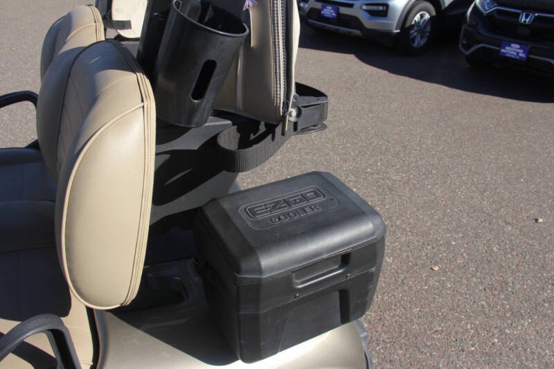 2020 E-Z-GO RXV ELiTE