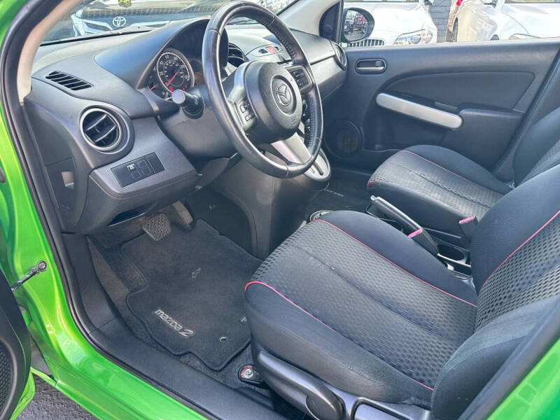 2013 Mazda MAZDA2 Touring