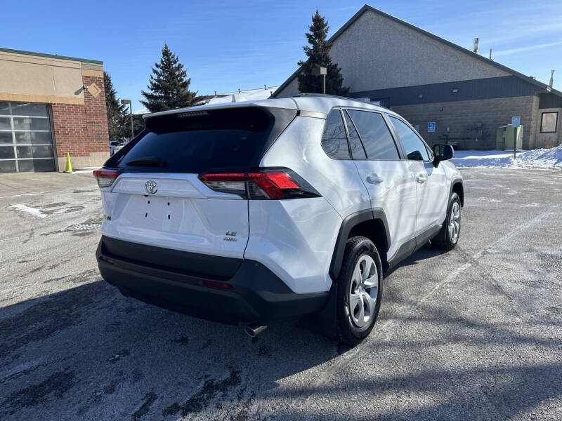 2020 Toyota RAV4 LE