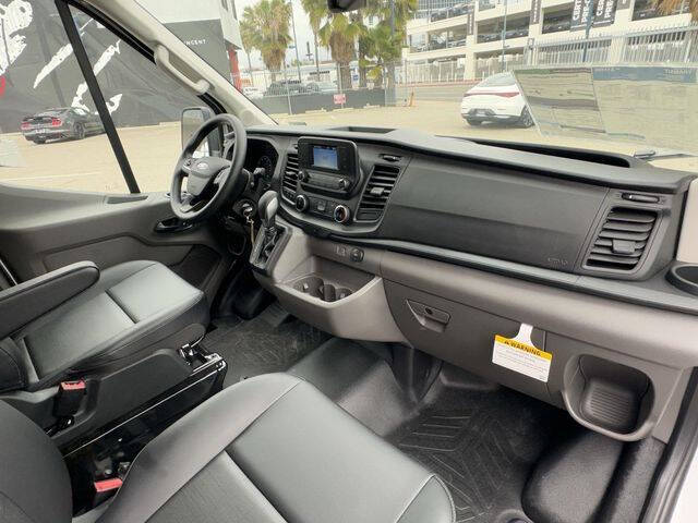 2025 Ford Transit 250