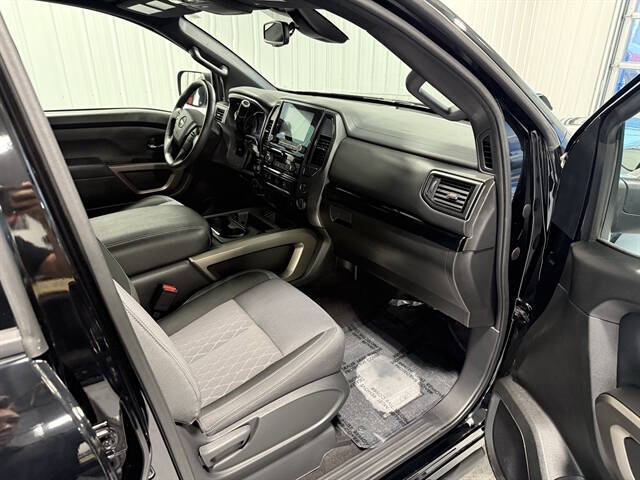 2024 Nissan Titan SV