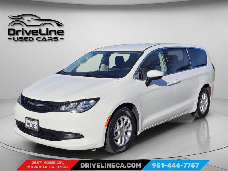 2022 Chrysler Voyager LX