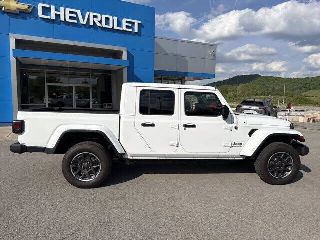 2023 Jeep Gladiator Overland