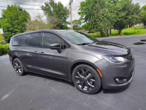 2018 Chrysler Pacifica Touring Plus