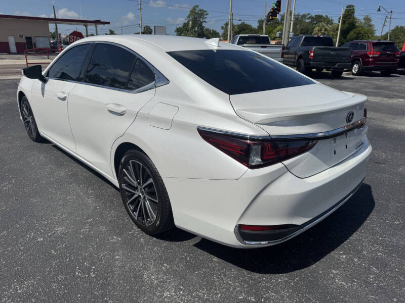 2023 Lexus ES 300h