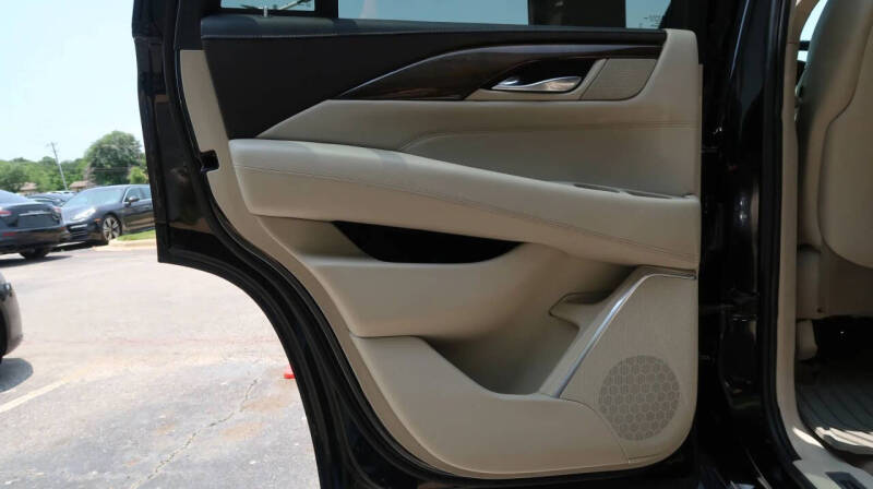 2018 Cadillac Escalade Luxury