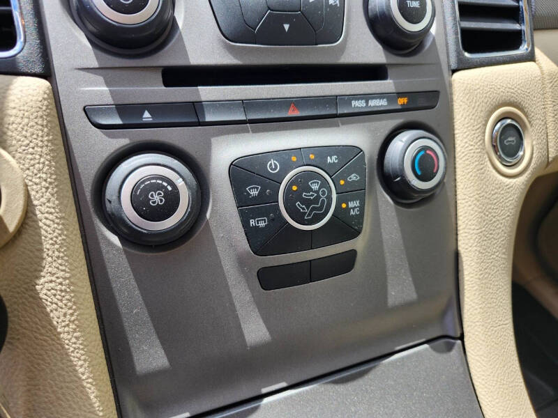 2017 Ford Taurus SE