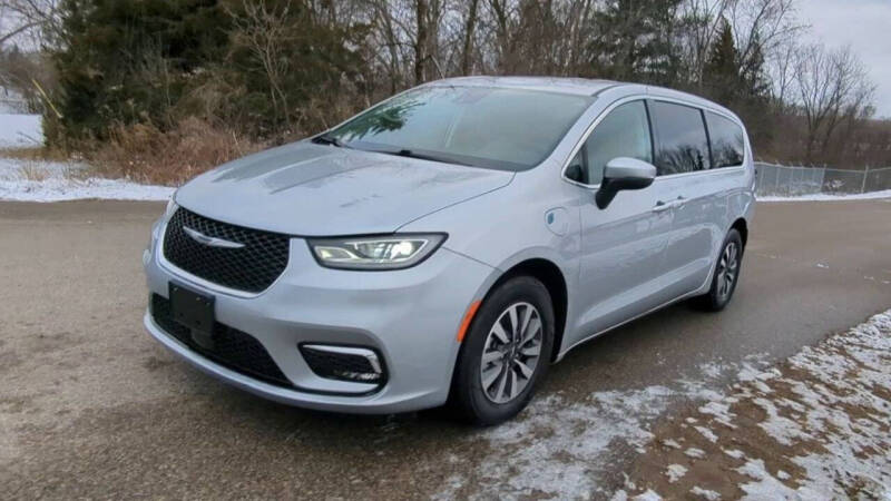 2023 Chrysler Pacifica Plug-In Hybrid Touring L