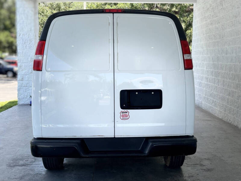 2023 GMC Savana 2500