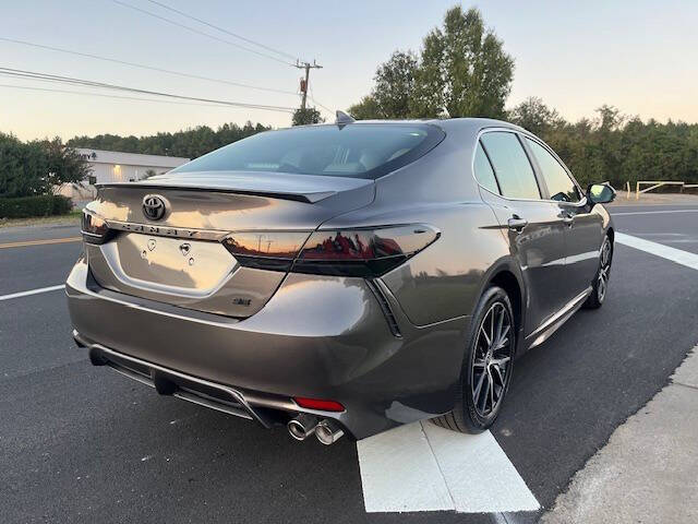 2024 Toyota Camry SE photo 5