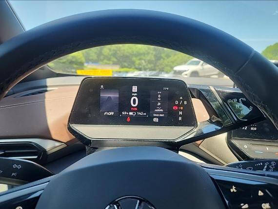 2023 Volkswagen ID.4 Pro