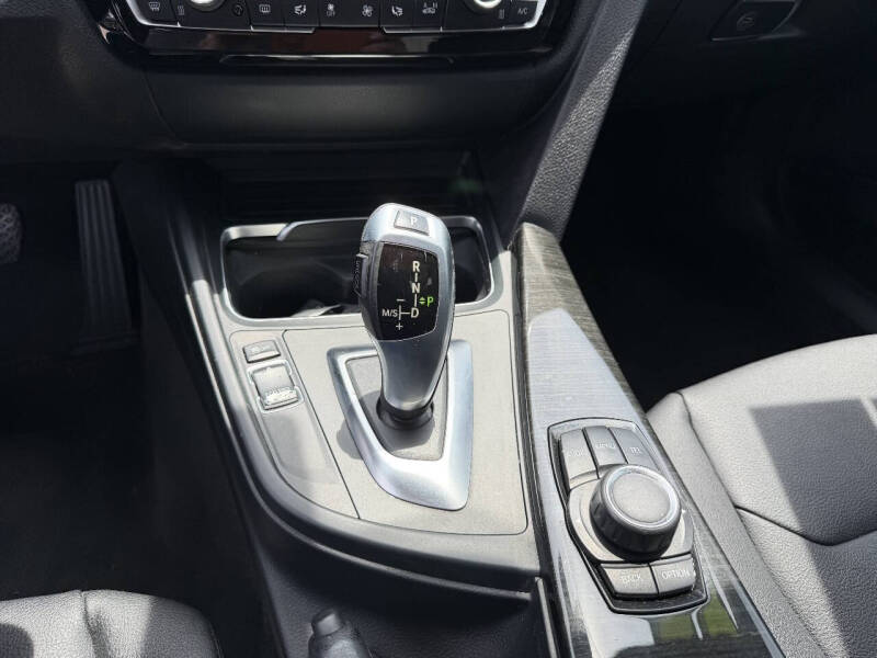 2017 BMW 3 Series 320i