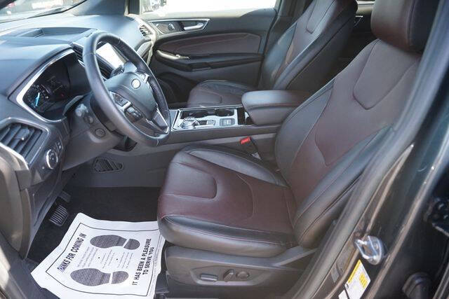 2020 Ford Edge Titanium