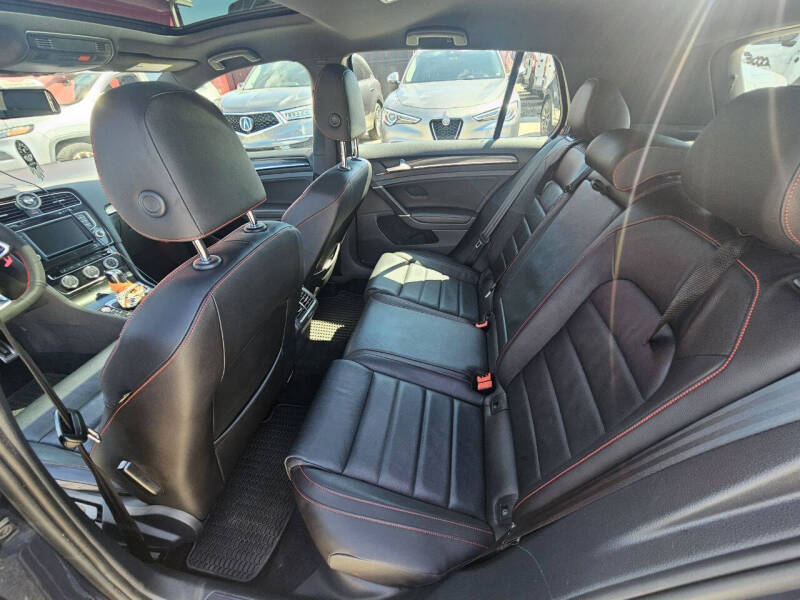 2017 Volkswagen Golf GTI SE
