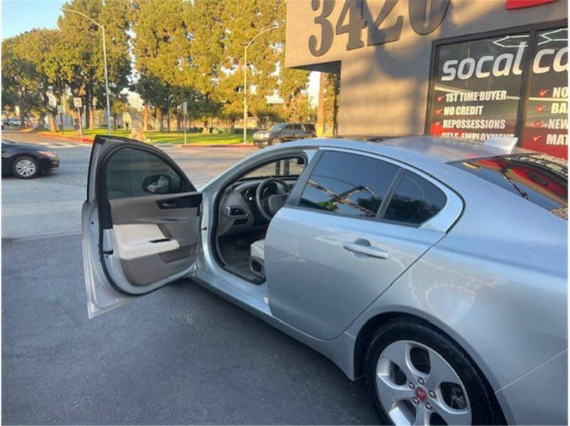 2017 Jaguar XE 25t