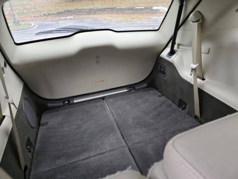 2019 Lincoln MKT Reserve