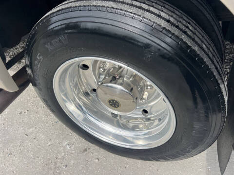 2013 Thor Motor Coach CHALLENGER 37GT