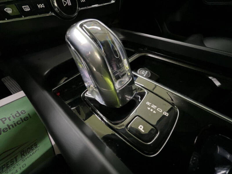 2019 Volvo XC60 T8 eAWD Momentum