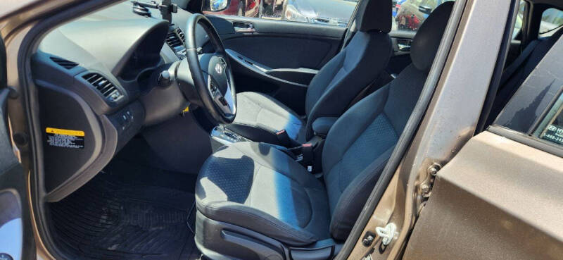 2013 Hyundai Accent SE