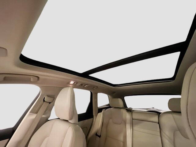 2021 Volvo XC60 T5 Momentum