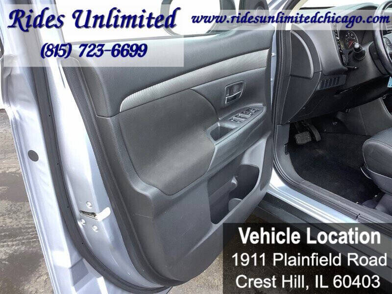 2016 Mitsubishi Outlander ES