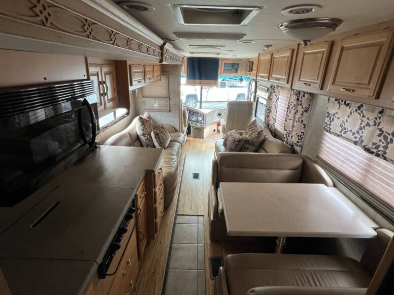 2005 Freightliner xc37