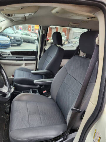 2010 Dodge Grand Caravan SXT