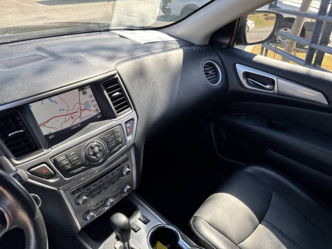 2020 Nissan Pathfinder SL