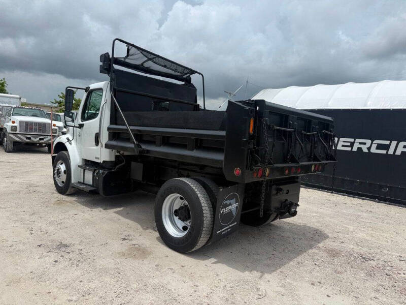 2011 Freightliner M2 106