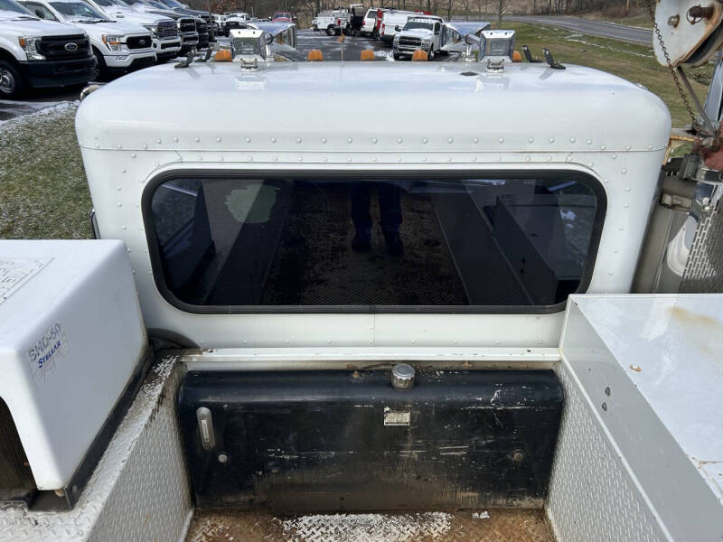 2006 Peterbilt 335 Mechanic's Truck