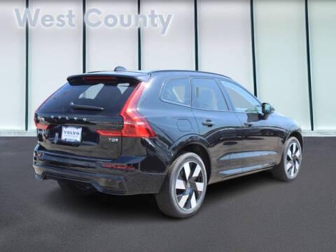 2025 Volvo XC60 T8 Plus Dark Theme