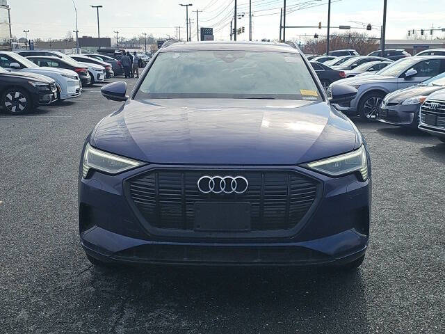 2021 Audi e-tron quattro Premium