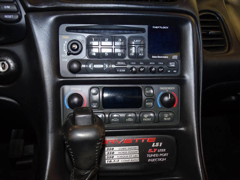 2004 Chevrolet Corvette