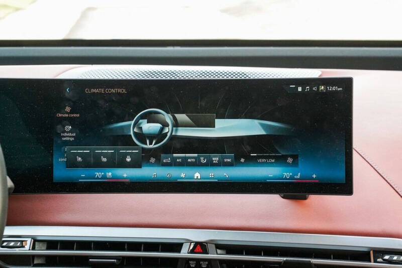 2025 BMW iX xDrive50