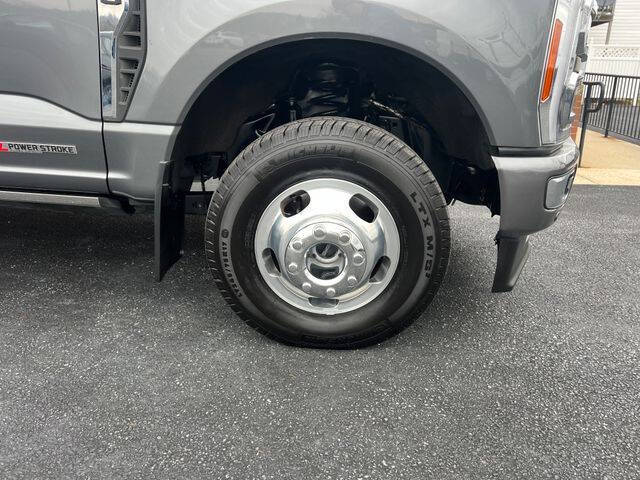 2023 Ford F-350 Super Duty Platinum