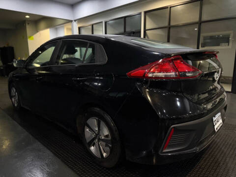 2017 Hyundai Ioniq Hybrid Blue