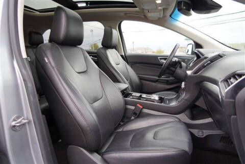 2020 Ford Edge Titanium