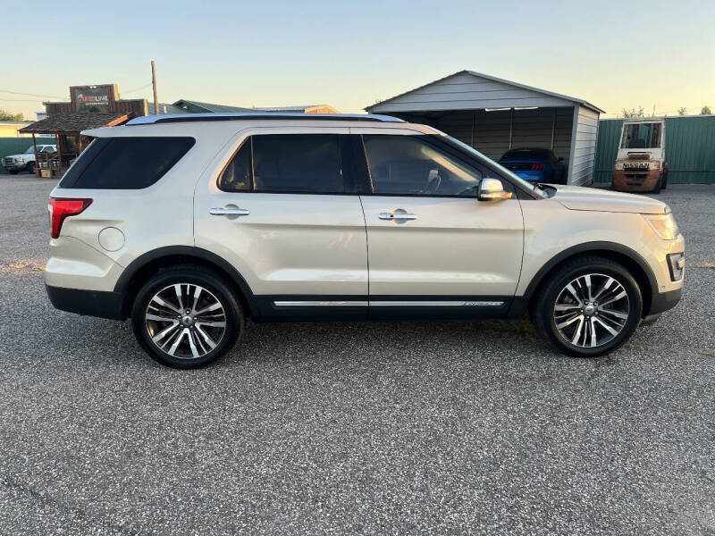2017 Ford Explorer Platinum
