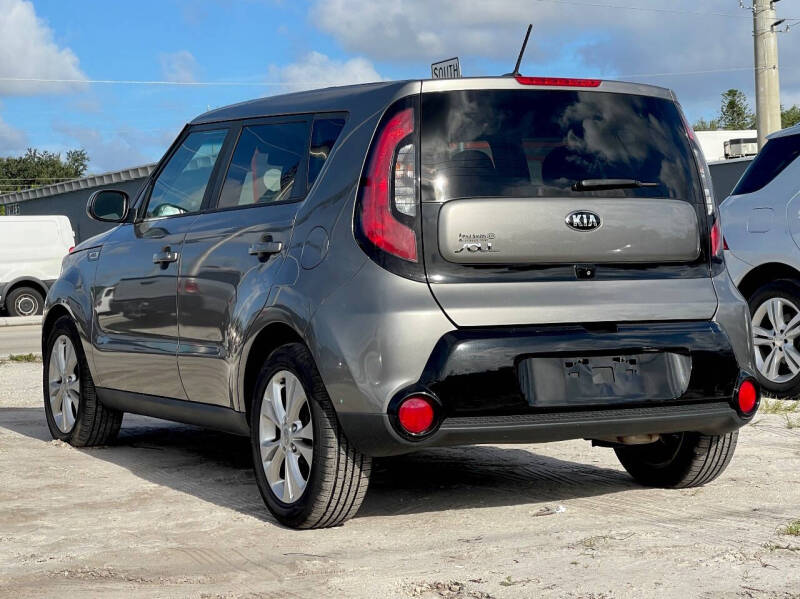 2016 Kia Soul + photo 16