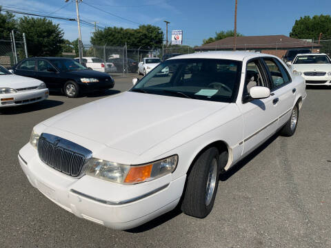 2001 Mercury Grand Marquis for sale at Mike's Auto Sales of Charlotte in Charlotte NC