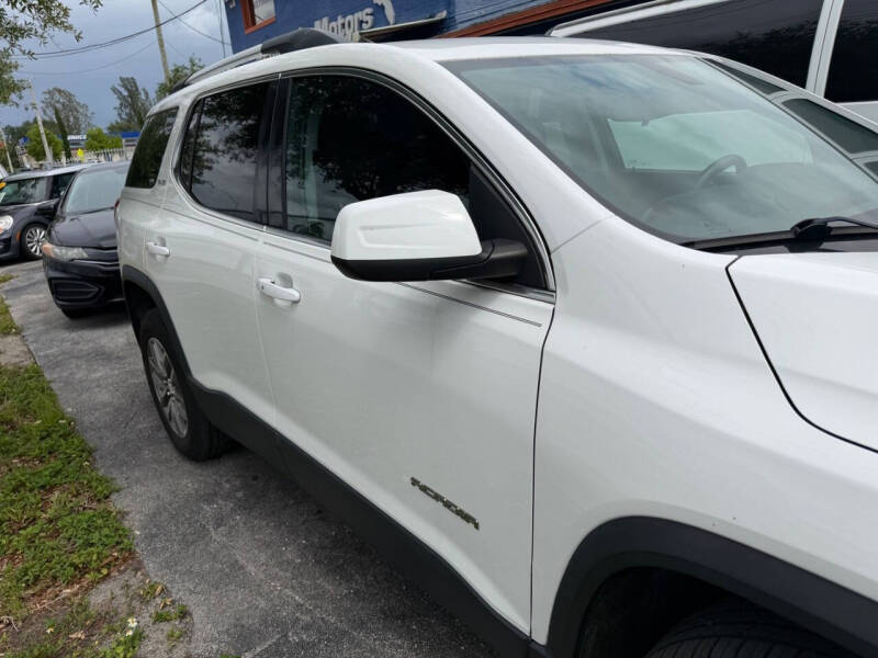 2017 GMC Acadia SLE-2