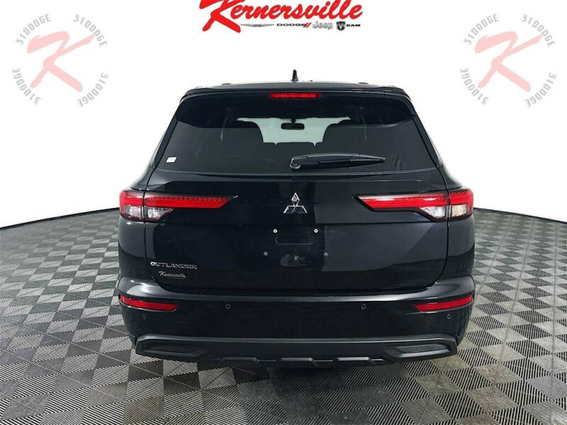 2024 Mitsubishi Outlander ES