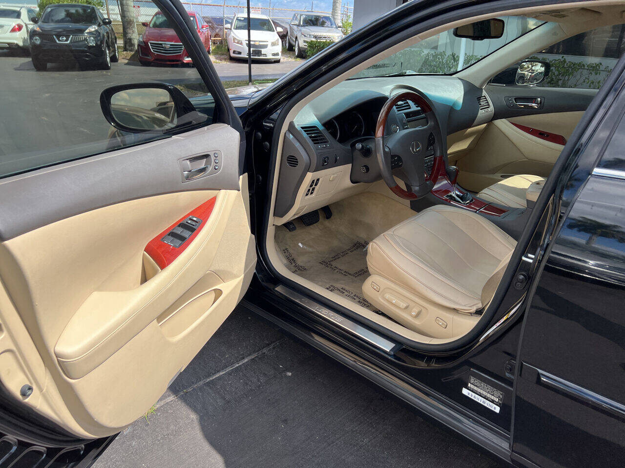 2009 LEXUS ES Sedan - $7,900